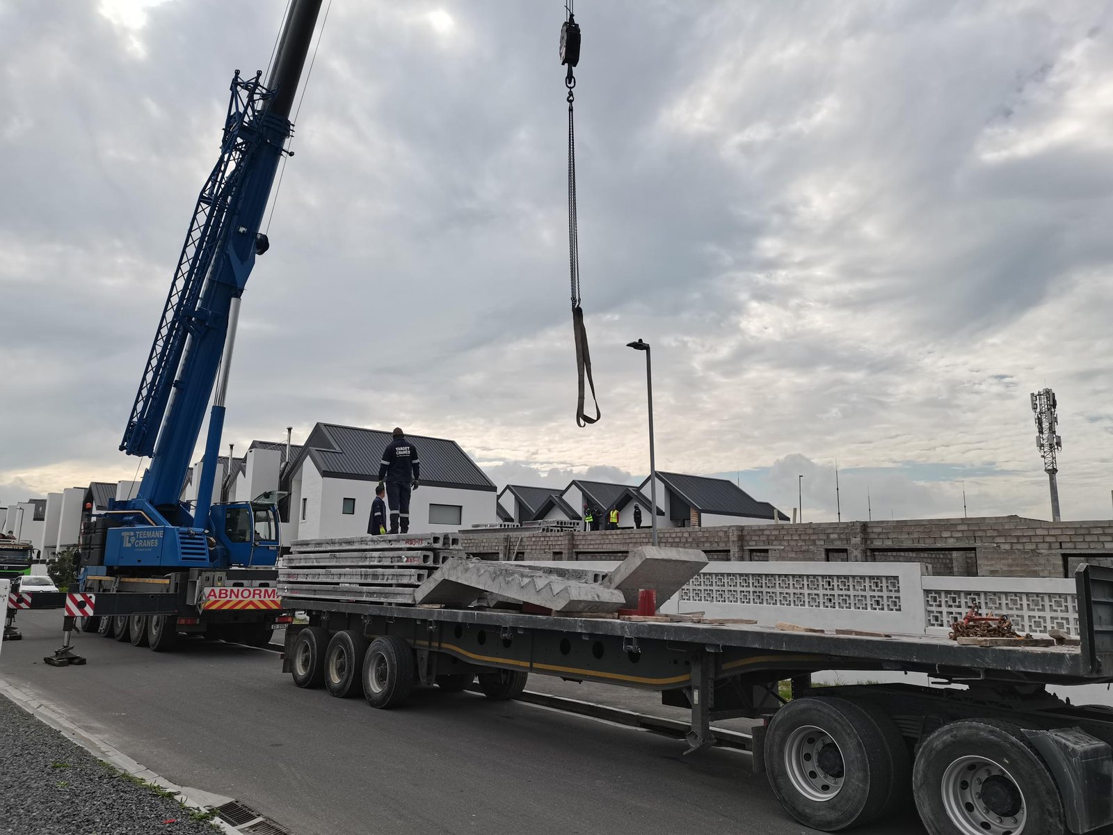 Mobile Crane Hire for Construction industries in Cape Town.